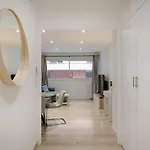 Newly Renovated Charming Downtown Apartment
