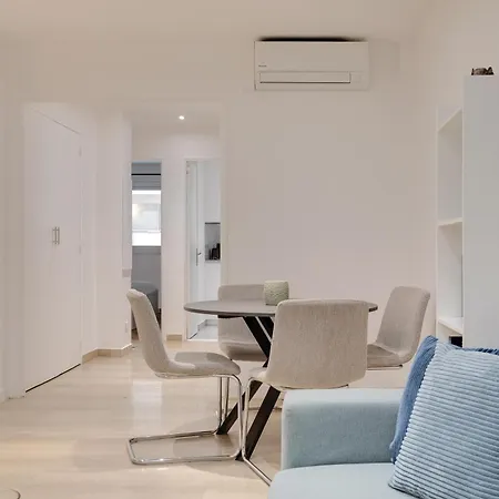 Διαμέρισμα Newly Renovated Charming Downtown *