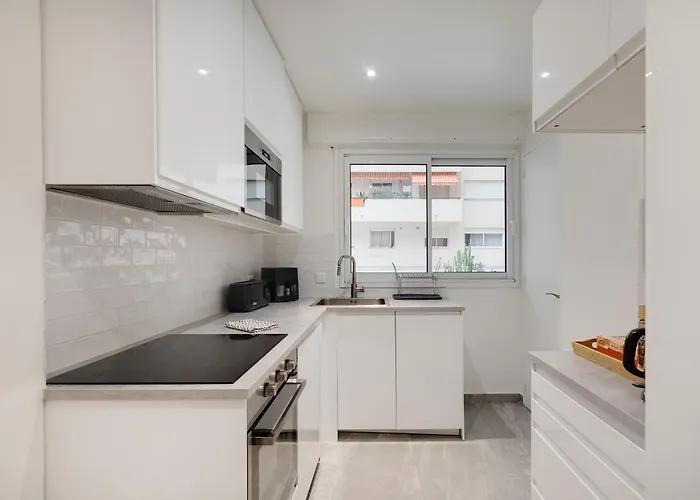 公寓 Newly Renovated Charming Downtown 昂蒂布